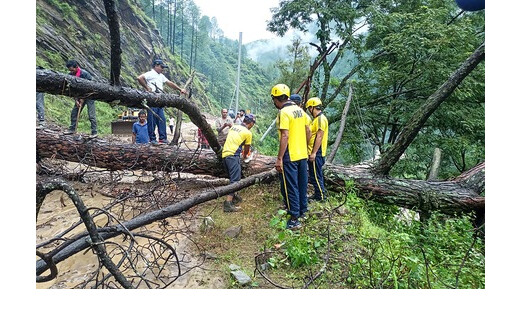 देहरादून में बादल फटने से हाहाकार, सहस्रधारा क्षेत्र में भारी तबाही